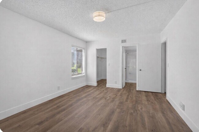 Building Photo - 6258 Chasewood Dr