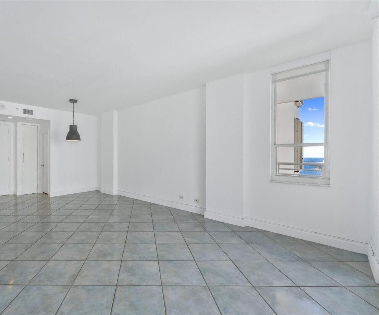 Building Photo - 888 Brickell Key Dr