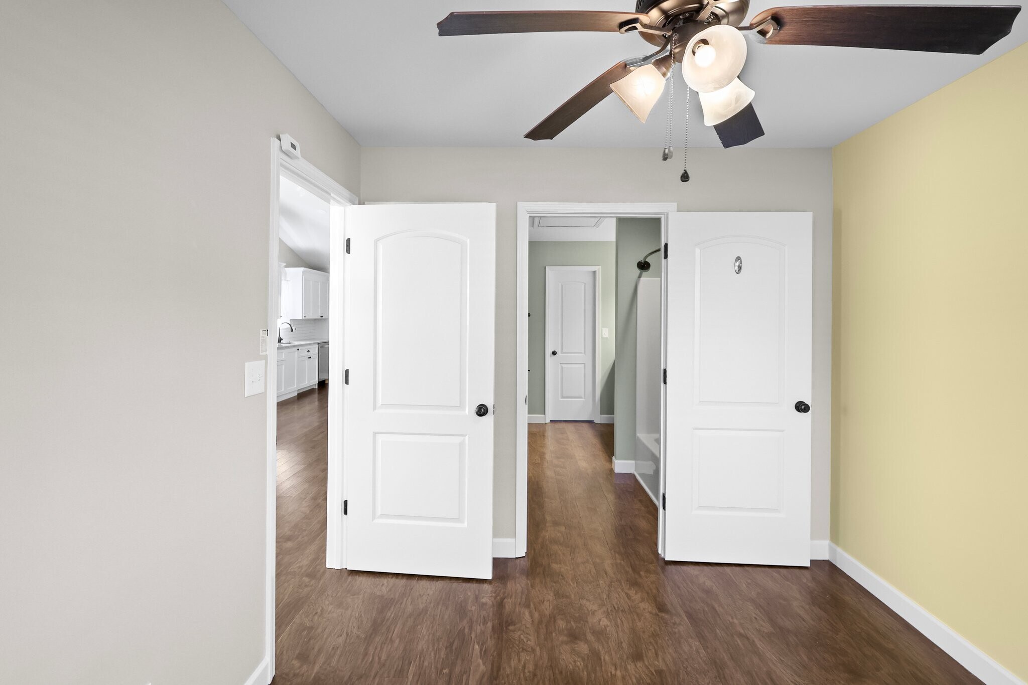 Building Photo - 303 Southcreek Dr