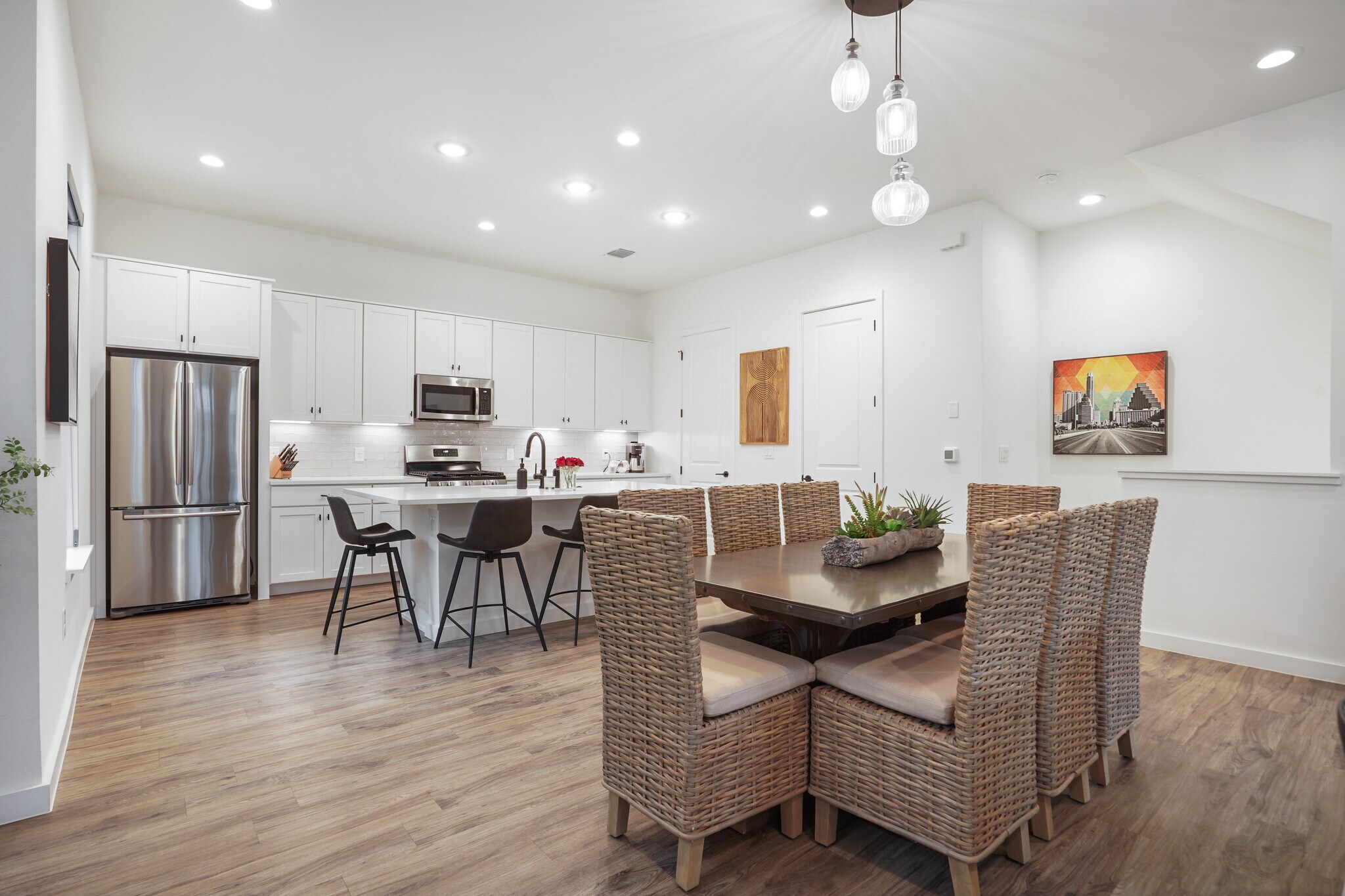 Building Photo - 3809 Valley View Rd