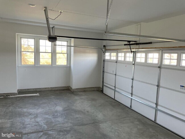 Building Photo - 15711 Carroll Rd