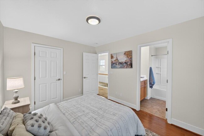 Building Photo - Charming 3-Bed Home in Sacramento with 2.5 Baths