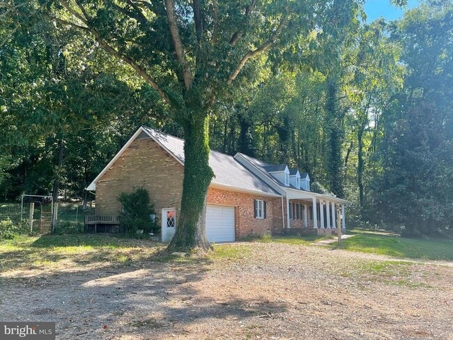 Building Photo - 10960 Earnshaw Ln