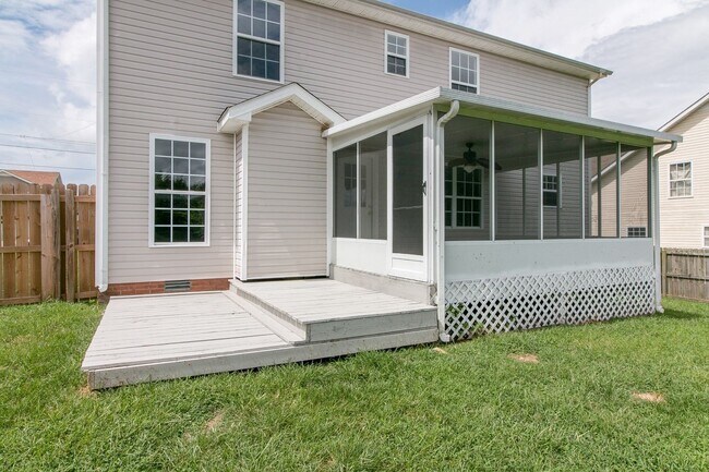 Building Photo - 4 Bedroom Pet Friendly Home For Rent!