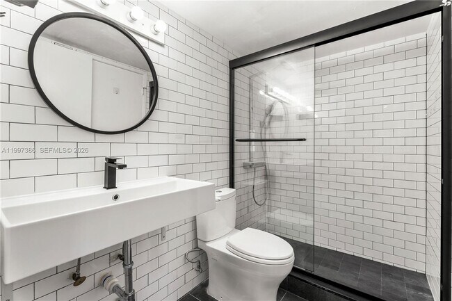 Building Photo - 770 Claughton Island Dr