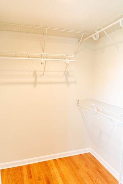 Building Photo - 116 America St