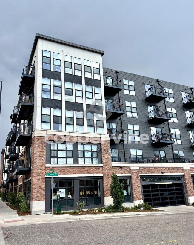 Building Photo - 3500 S Corona St