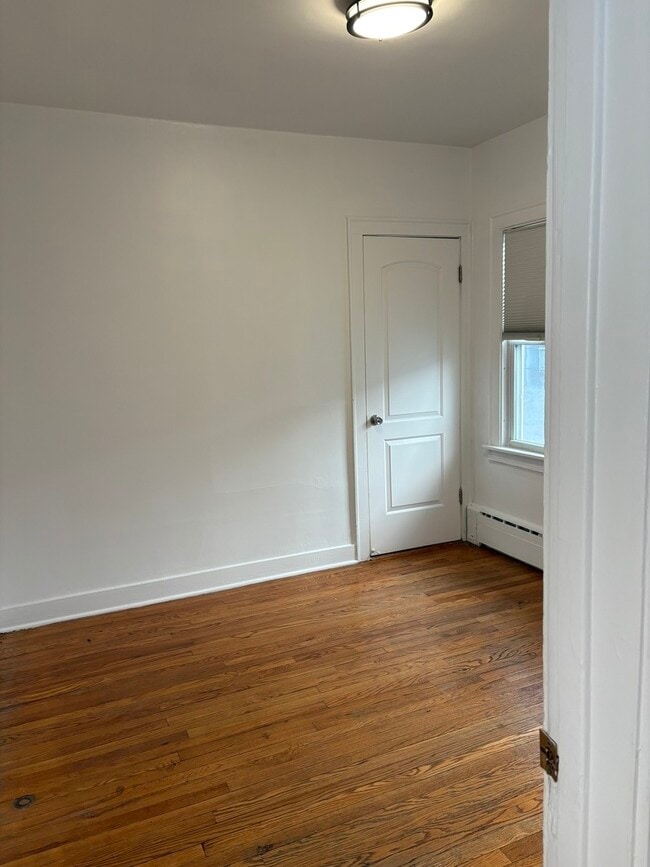 Building Photo - 1125 Hannah Ave