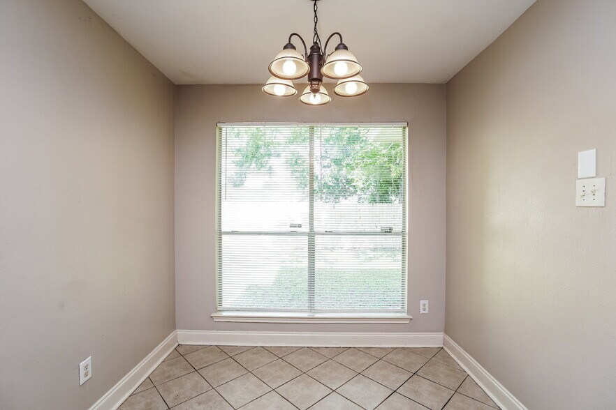 Building Photo - 8710 High Mountain Dr