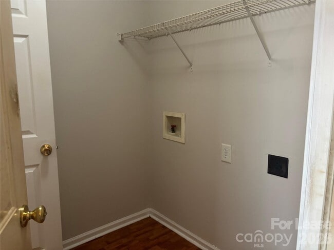 Building Photo - 1426 Peach Park Ln