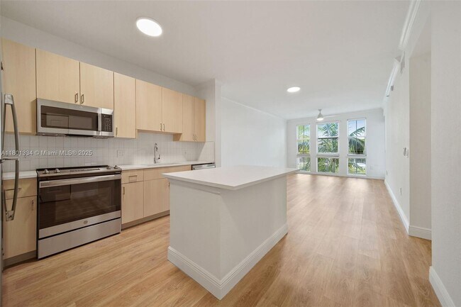 Primary Photo - 10170 SW 7th St