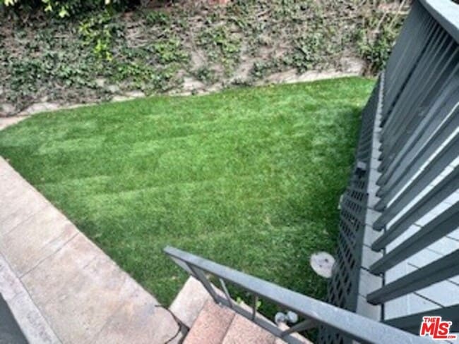 Building Photo - 620 25th St