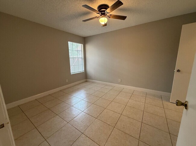 Building Photo - 365 Forestway Cir
