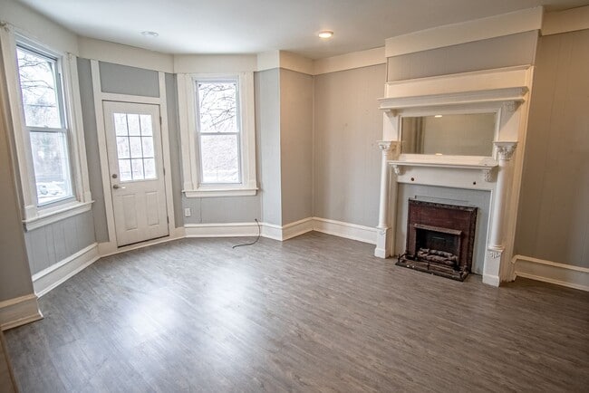 Building Photo - 3864 W Girard Ave