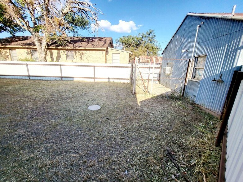 Building Photo - 3108 37th Plz