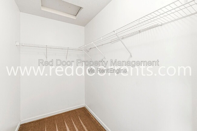 Building Photo - 12419 Deerview Dr