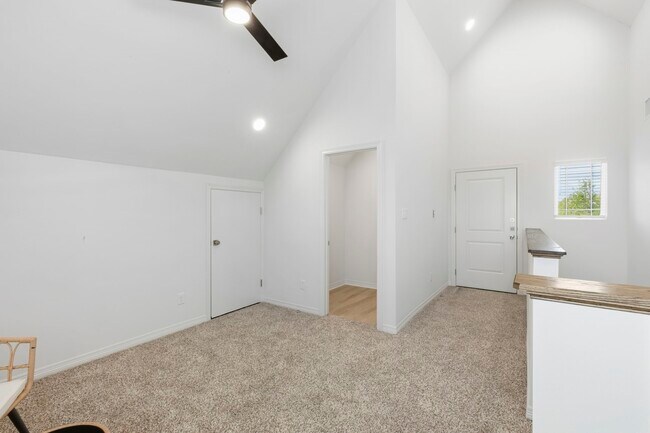 Building Photo - 307B Sterling St