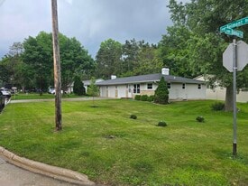 Building Photo - 1943 Belmont Dr