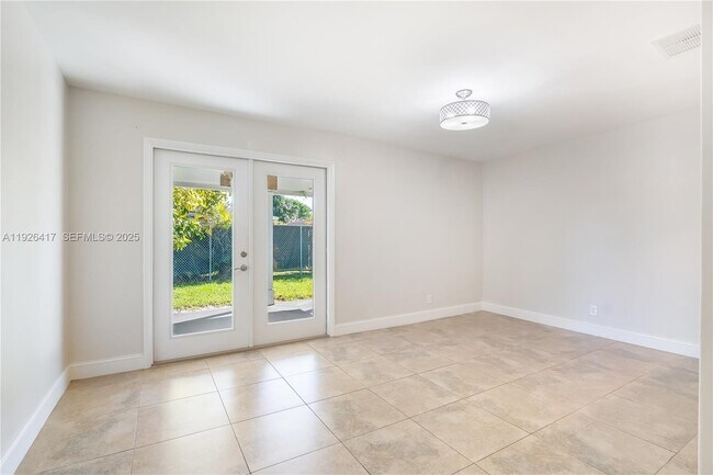 Building Photo - 8172 NW 67th Ave