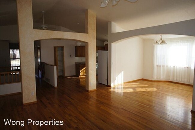 Building Photo - 3 br, 3 bath House - 5177 S. Liverpool Way...