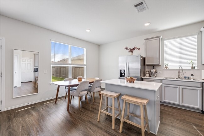 Building Photo - 25415 Rock Spur Trl
