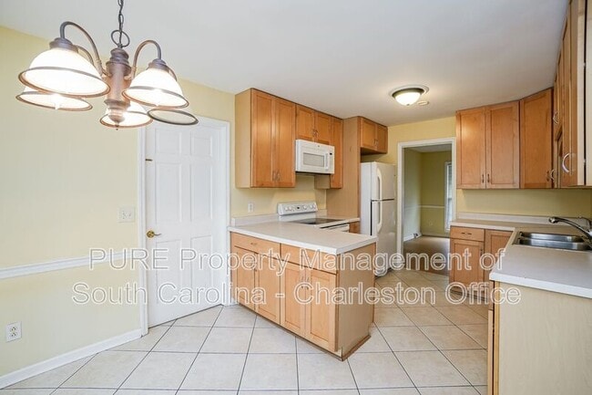 Building Photo - 654 McCutchen Cir