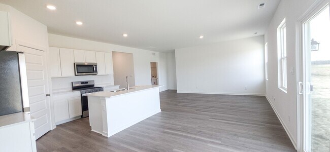 Building Photo - 4176 Viceroy St