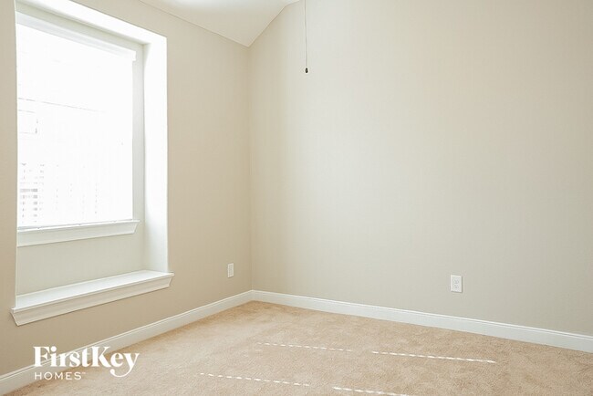 Building Photo - 13605 Northline Lake Dr