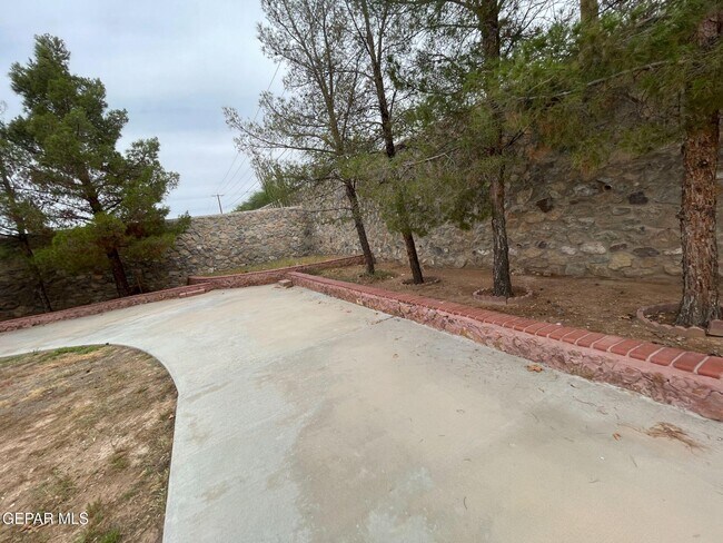 Building Photo - 6851 Rock Canyon Dr