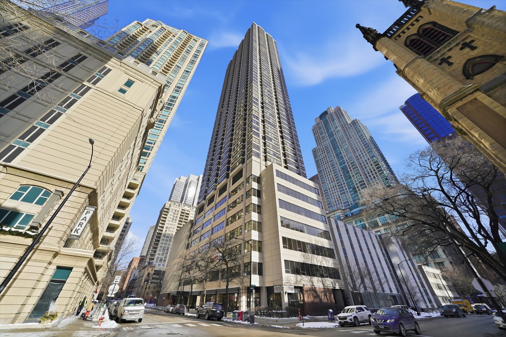 Building Photo - 30 E Huron St