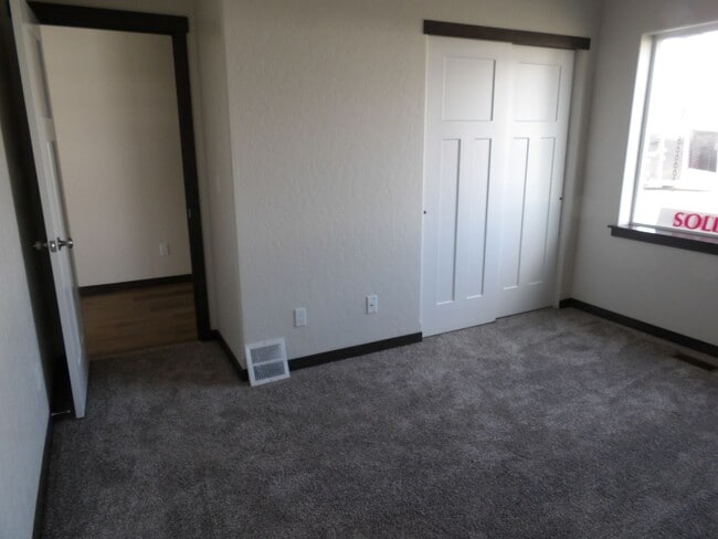 Building Photo - Beautiful home in Rathdrum!