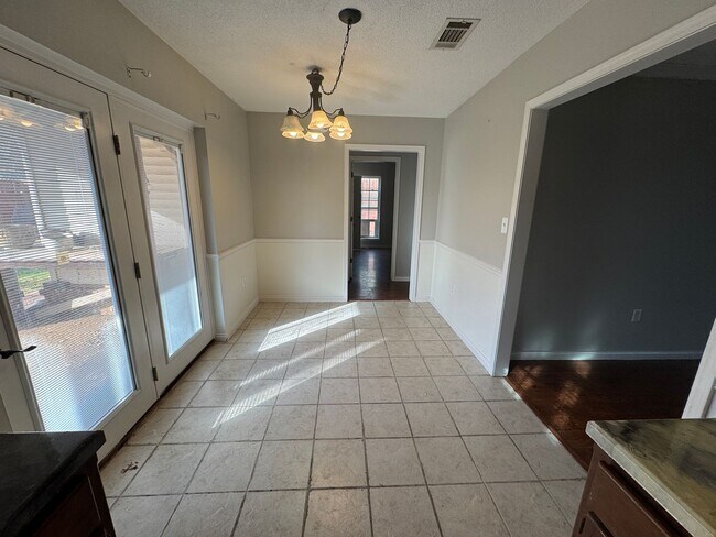 Building Photo - 3 BEDROOM  2 BATH 2 CAR GARAGE SITTING ON A CORNER LOT.  FEATURES INCLUDE: WASHER & DRYER HOOKUPS...