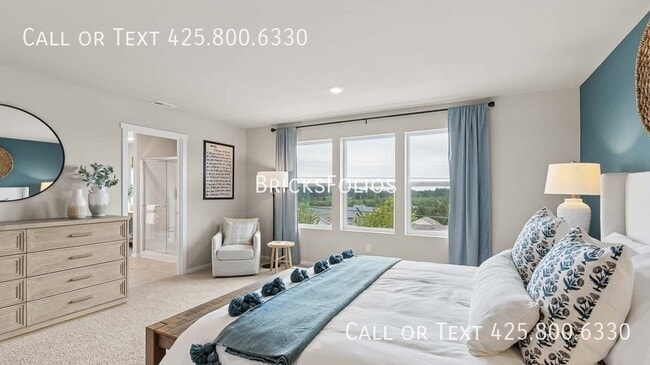 Building Photo - 4004 Hyde Lp NE