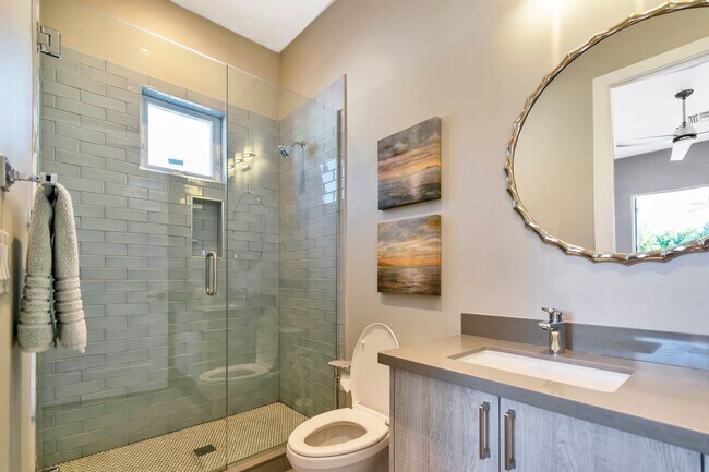 Building Photo - Stunning 4BR House in Phoenix