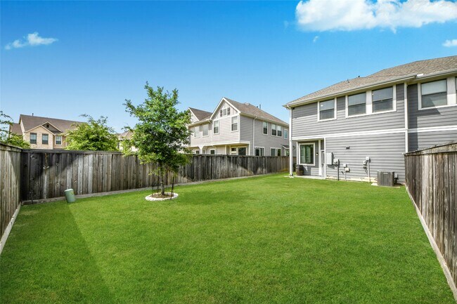 Building Photo - 19623 San Angelo Park Dr