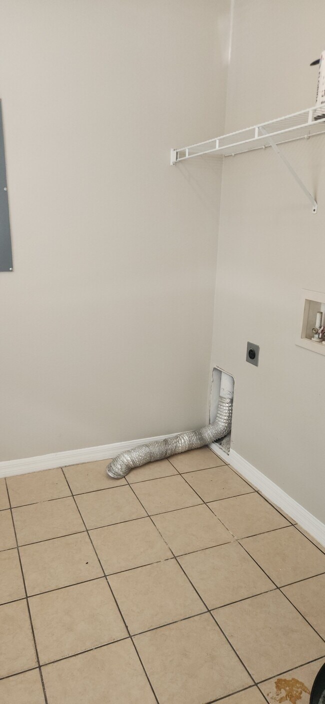 Building Photo - 963 E Main St