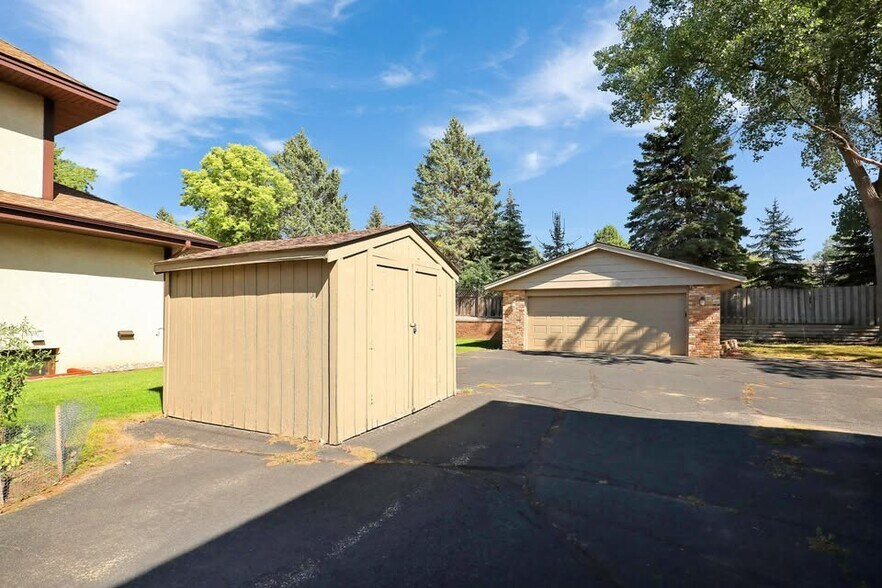 Building Photo - 7217 Glouchester Dr