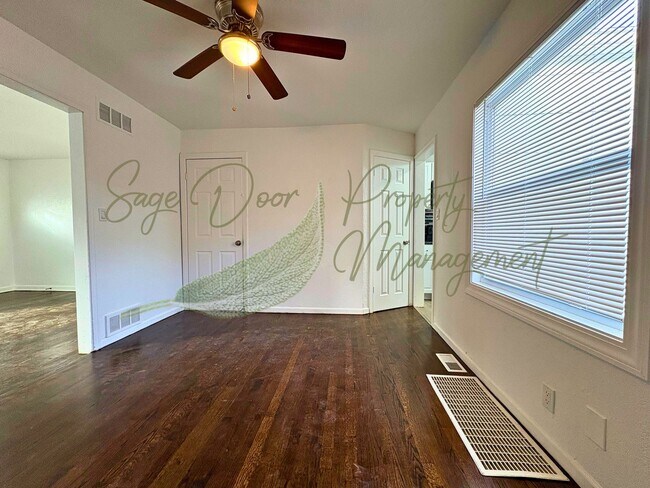 Building Photo - 5 BEDROOM IN INDEPENDENCE!!!