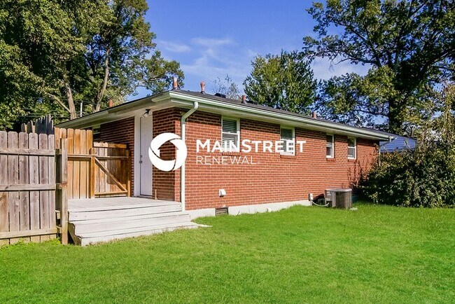 Building Photo - 3 Bedroom Pet-Friendly Home in LOUISVILLE, KY with Main Street Renewal