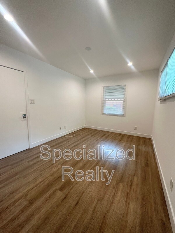 Building Photo - 438 Arden Ave