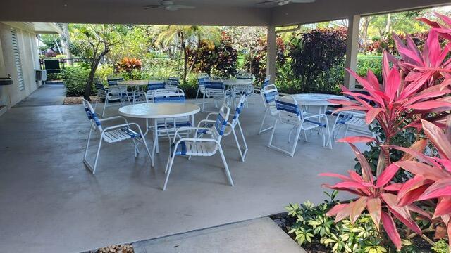 Building Photo - 3800 Oaks Clubhouse Dr
