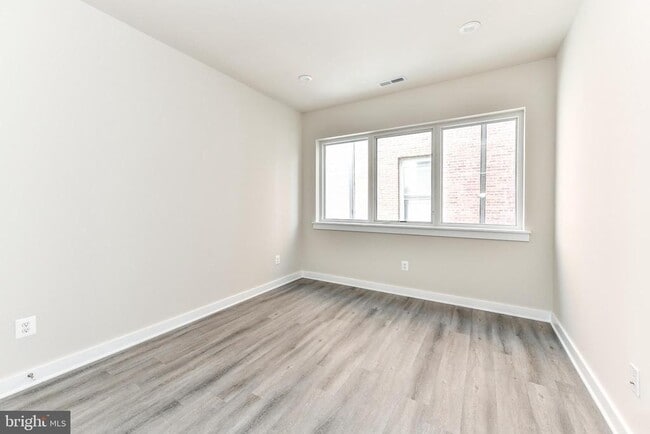 Building Photo - 845 Upshur St NW