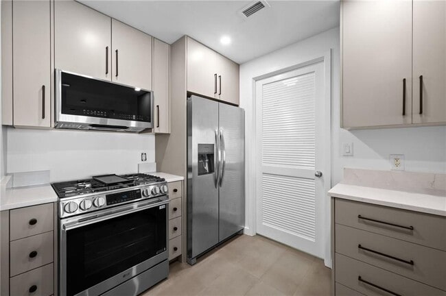 Building Photo - 3338 Peachtree Rd