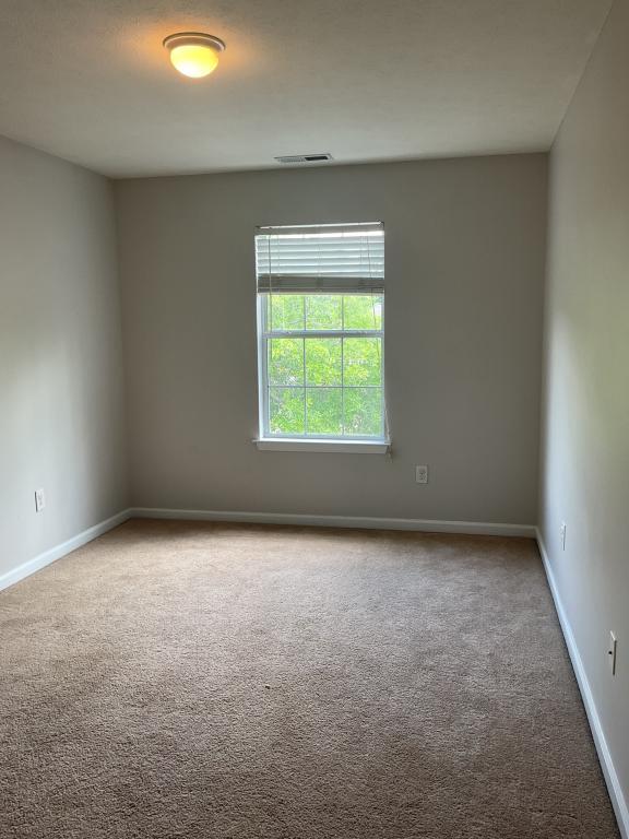 Building Photo - 347 Thistle Ln