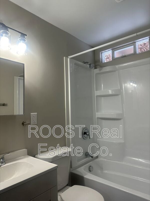 Building Photo - 98-100 N Hague Ave