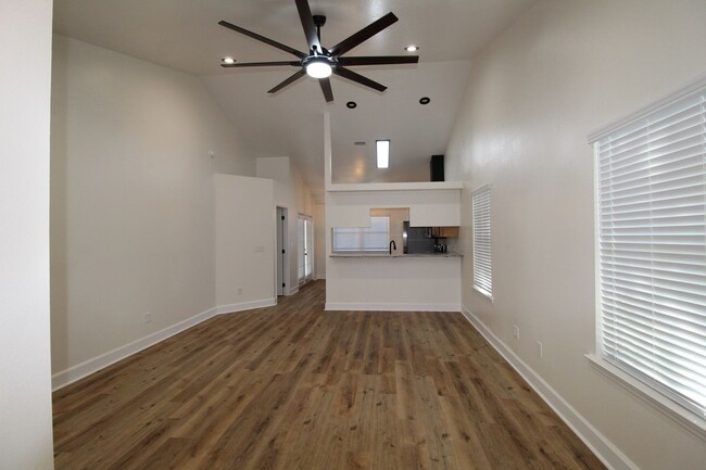 Building Photo - Remodeled 3 Bedroom Ready to Rent!