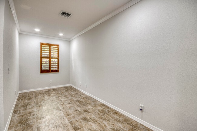 Building Photo - 4871 Bonsai Cir