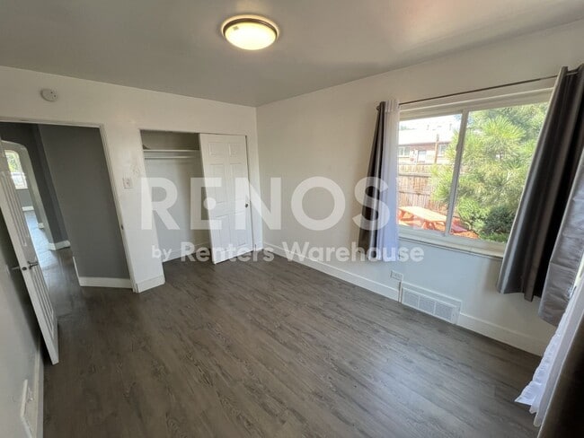Building Photo - 342 S Alcott St