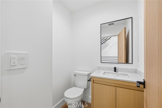 Building Photo - 13602 Burbank Blvd