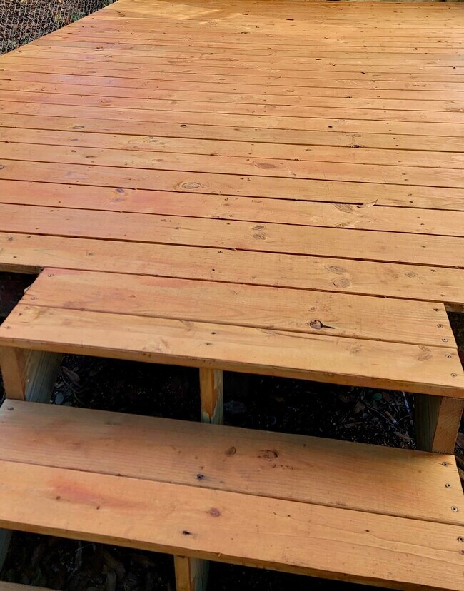 Building Photo - 3 Utica Ln